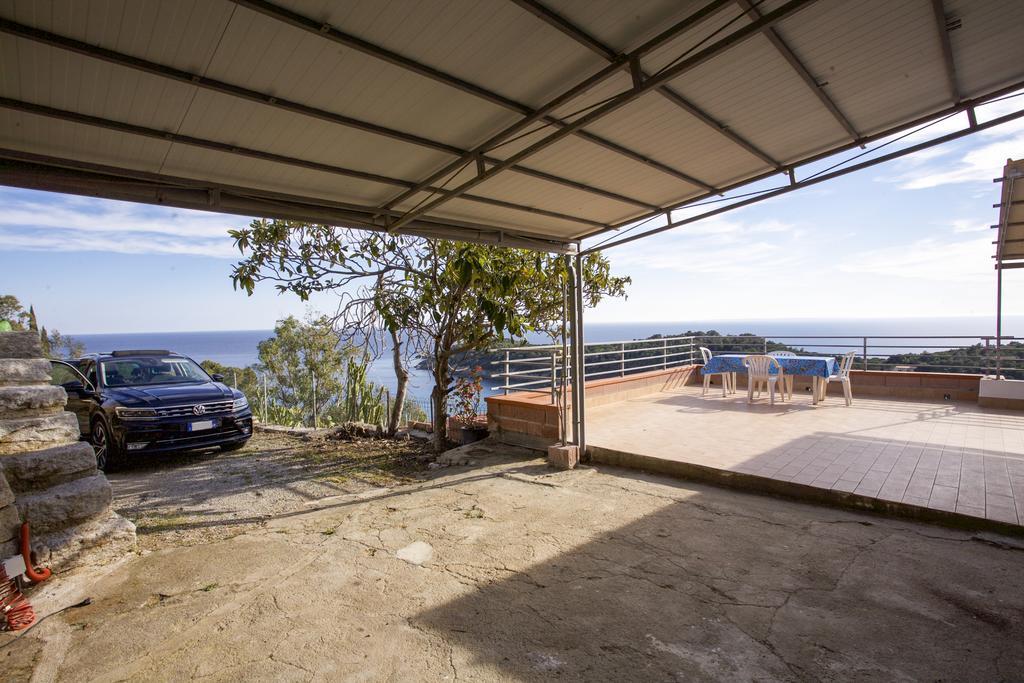 Villa La Terrazza Sul Mare - Goelba Fetovaia Eksteriør billede